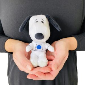 JINX Official Peanuts Collectible Plush Snoopy, Excellent Plushie Toy for Toddlers & Preschool, Super Cute White Astronaut NASA