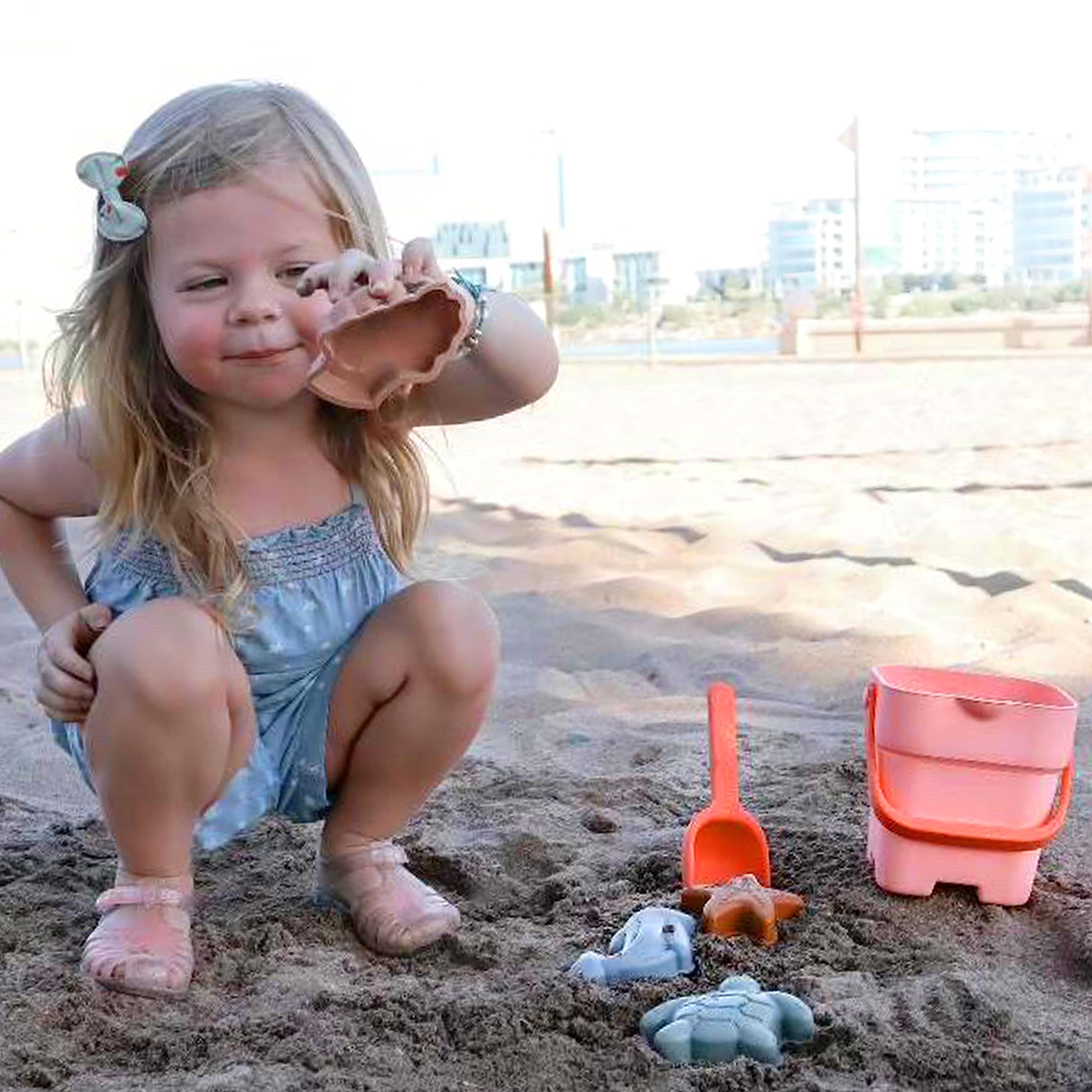 Silicone Beach Toy for Kids – Travel Friendly Sand Toy - Building Sand Castles with Collapsible Sand Bucket, Rounded Shovel and 4 Sea Creature Sand Molds for Kids Age 3+