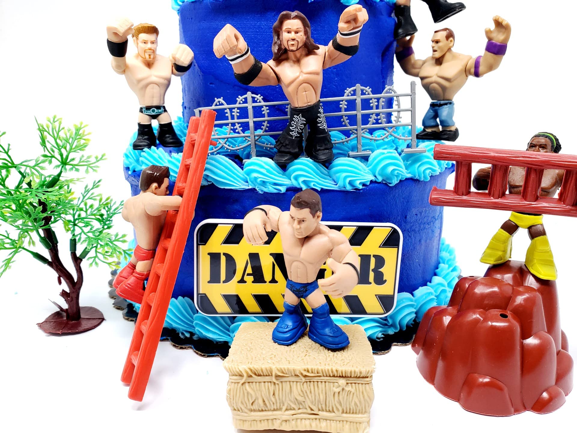 Wrestler Rumblers Wrestling Action Cake Topper With Random Wrestler Figures And Accessories (Unique Design)