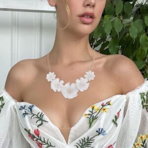 Flyonce Flower Collar Necklace, Floral Flower Statement Summer Beach Chokers Necklaces for Women White