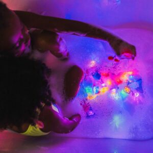 Glo Pals New Blair Water-Activated Bath Toy with 6 Reusable Light-Up Cubes for Sensory Play