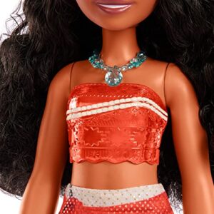 Mattel Disney Princess Toys, Moana Fashion Doll, Sparkling Look with Brown Hair, Brown Eyes & Hair Accessory, Inspired by the Movie