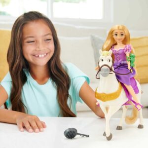 Mattel Disney Princess Toys, Rapunzel Fashion Doll & Maximus Horse Set with Saddle, Brushable Tail, Styling Accessories & Pascal Figure