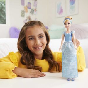 Mattel Disney Princess Toys, Cinderella Fashion Doll, Sparkling Look with Blonde Hair, Blue Eyes & Hair Accessory, Inspired by the Movie