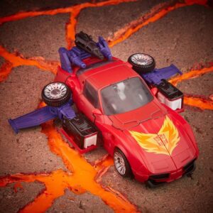 Transformers War for Cybertron Trilogy: Kingdom Deluxe Class Autobot Road Rage