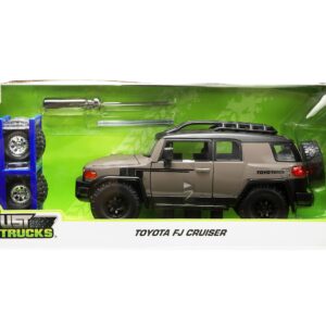 Jada Toys Just Trucks 1:24 Toyota FJ Cruiser Die-cast Car Brown with Tire Rack, Toys for Kids and Adults