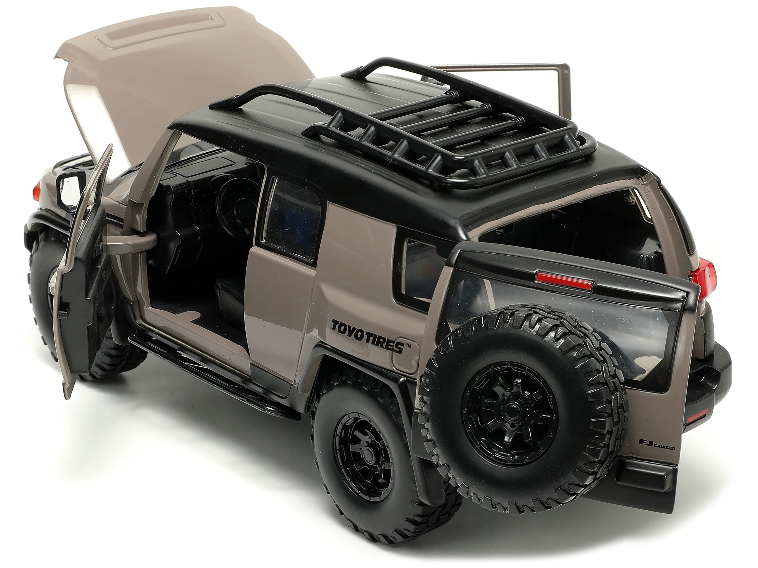 Jada Toys Just Trucks 1:24 Toyota FJ Cruiser Die-cast Car Brown with Tire Rack, Toys for Kids and Adults