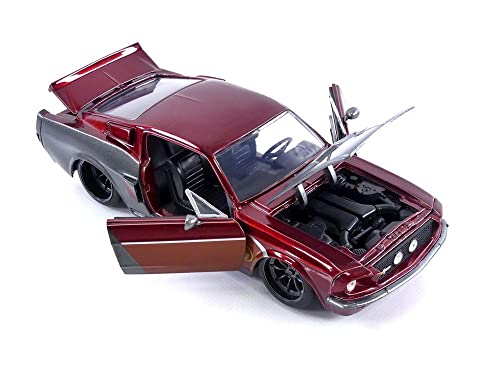 Jada Toys Marvel Guardians of The Galaxy 1:24 1967 Shelby GT500 Die-cast Car with 2.75" Star-Lord Figure