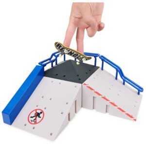 Tech Deck, Pyramid Point, X-Connect Park Creator, Customizable and Buildable Ramp Set with Exclusive Fingerboard, Kids Toy for Boys and Girls Ages 6 and up