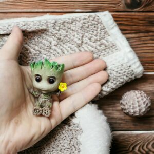 ZEshops Mini Groot Figurine Miniature Model Home Accessories Decompression Artefact Kids 2PCs Bundle Set