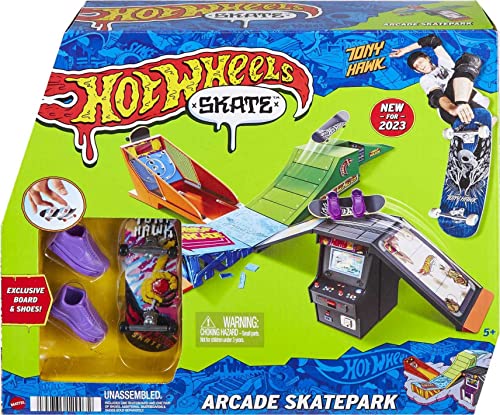 Hot Wheels Skate Arcade Skatepark Playset, Includes Exclusive Tony Hawk-Designed Fingerboard and 1 Pair of Removable Skate Shoes for Kids