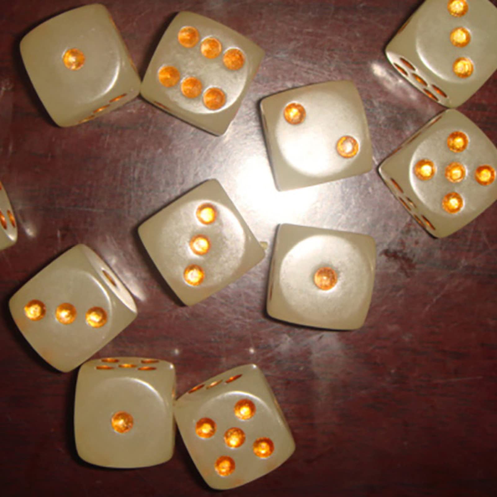 Crystals and Healing Stones Natural Yellow Gemstone Dice Gold Point Fluorescence Dices Puzzle Game 6 Faceted Dice DIY Accessory 10pcs