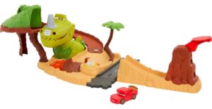 mattel disney and pixar cars on the road toys, dinosaur playground playset with lightning mcqueen toy car, dinosaur & launcher