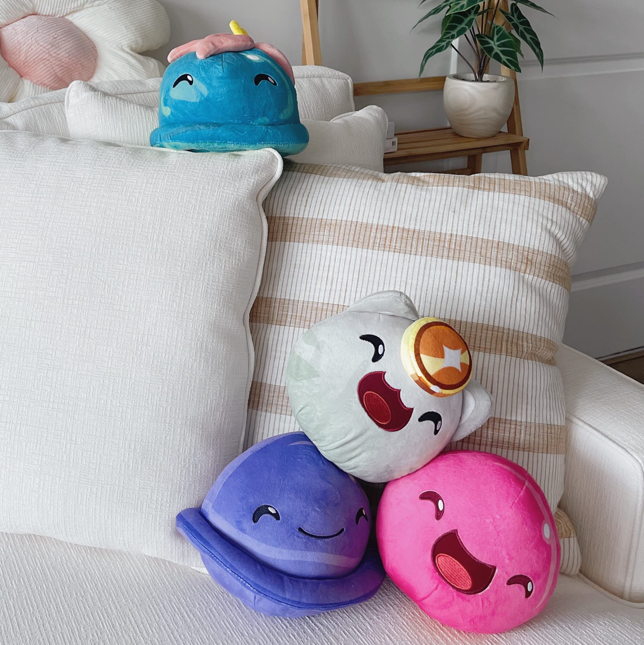 Youtooz Lucky Slime Plush Stickie in 6", Magnetic and Soft Slime Rancher Video Game Plush - Cute Huggable Lucky Slime Plushie from Youtooz Plush Collection