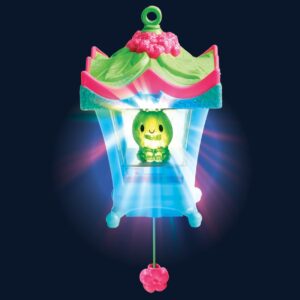 Lil Wish Lanterns Starter Pack with Lantern and 2 Characters, Mystery Toy, Contains 1 Exposed Figure and 1 Random Collectible Figure, Gift for Girls, Light Up Toy, Styles May Vary, Courage Tribe