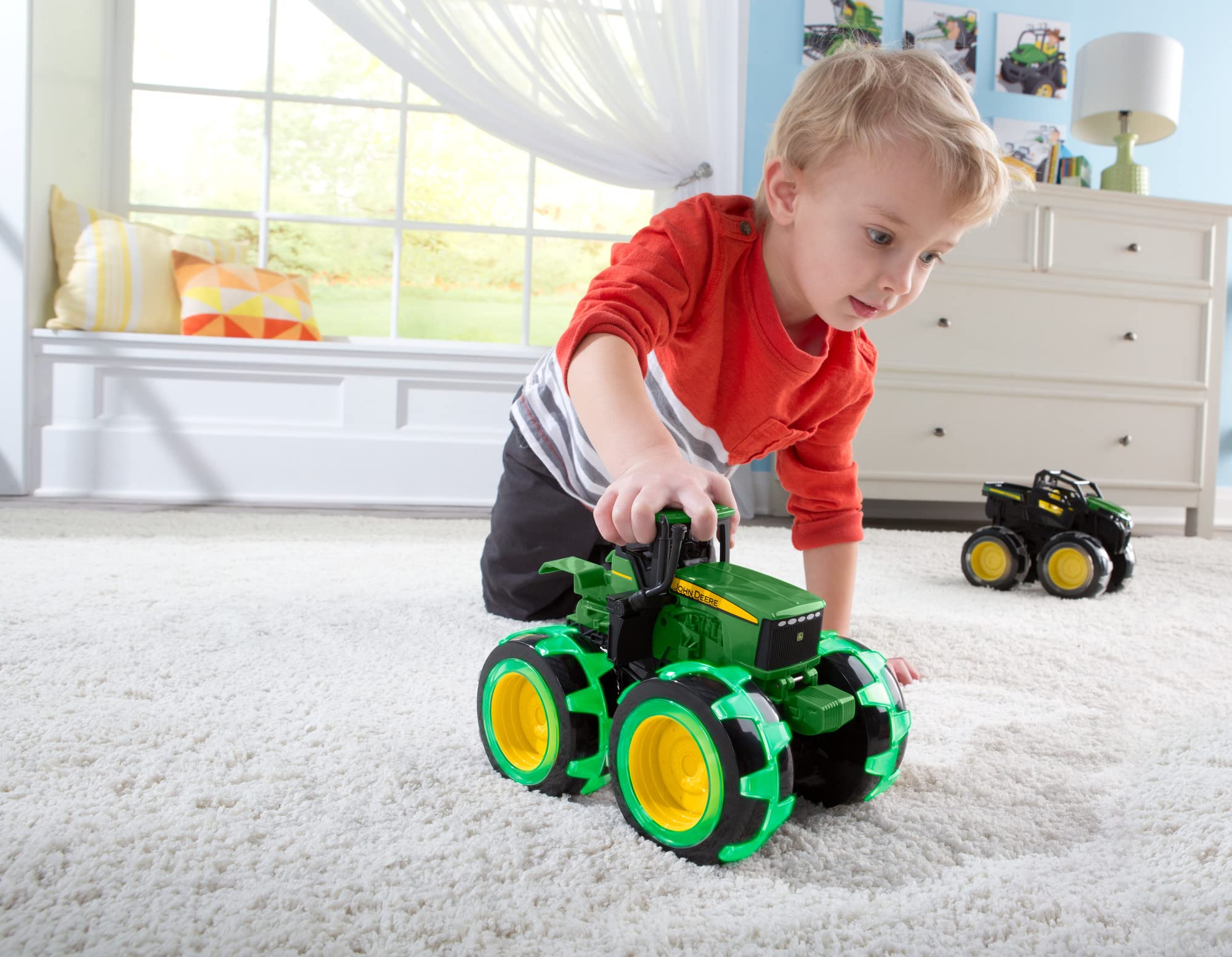 John Deere Tractor - Monster Treads Lightning Wheels - Motion Activated Light Up Monster Truck Toy - John Deere Toys - Frustration Free Packaging - Kids Outdoor Toys Ages 3 Years and Up