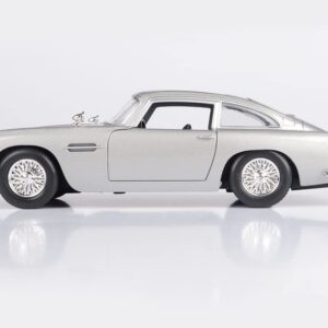 DB5 RHD (Right Hand Drive) Silver Metallic 007 "Goldfinger (1964) Movie 1/24 Diecast Model Car by Motormax 79857