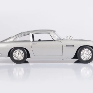 DB5 RHD (Right Hand Drive) Silver Metallic 007 "Goldfinger (1964) Movie 1/24 Diecast Model Car by Motormax 79857