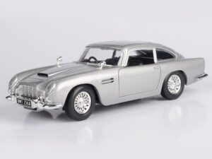 db5 rhd (right hand drive) silver metallic 007 "goldfinger (1964) movie 1/24 diecast model car by motormax 79857