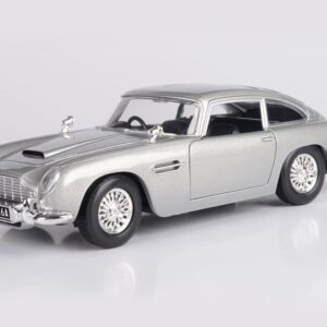 DB5 RHD (Right Hand Drive) Silver Metallic 007 "Goldfinger (1964) Movie 1/24 Diecast Model Car by Motormax 79857