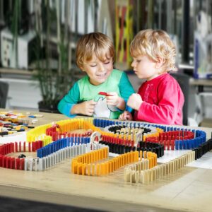 Dorjee Domino Rally Game Set, 115pcs Wooden Dominoes with Machines for Kids Age 4-8, Bulk Dominoes Racing Tile Games with Storage Tray and Bags