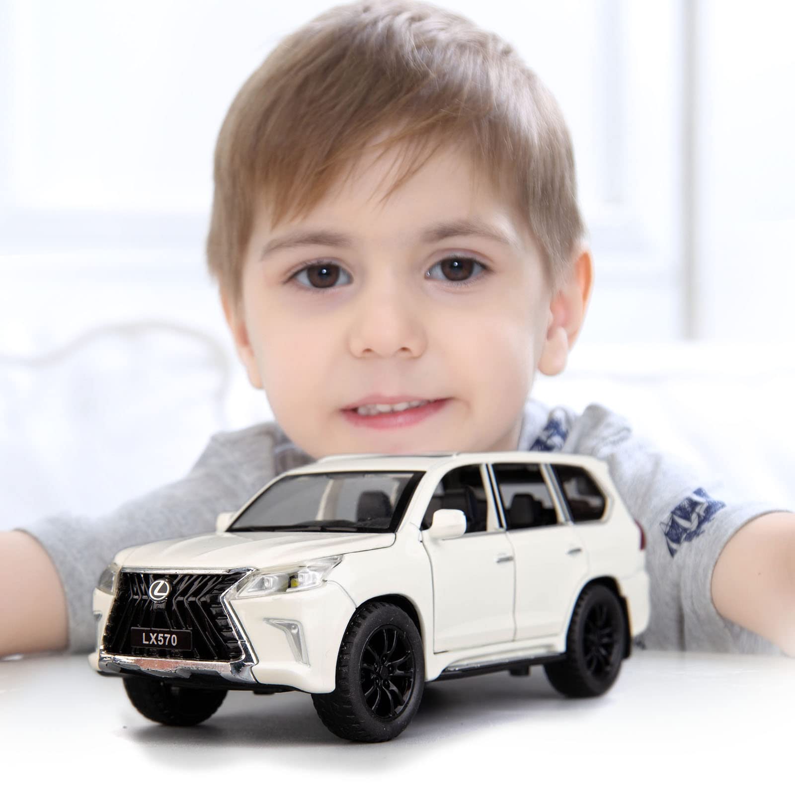 BDTCTK 1/32 Compatible for Lexus LX570 Off-Road in Luxury SUV Model Car, Zinc Alloy Pull Back Toy car with Sound and Light for Kids Boy Girl Gift(White)