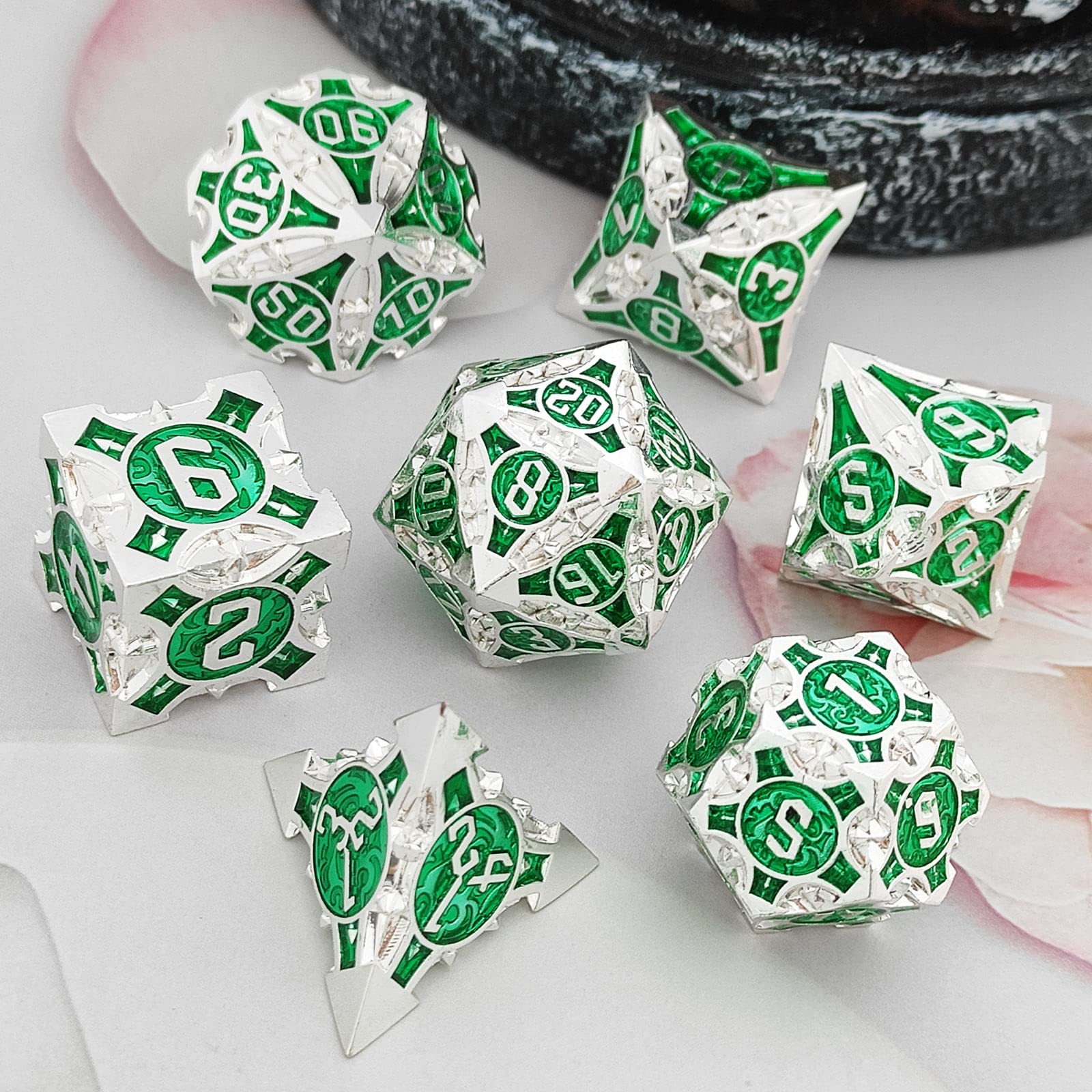 AJKDEUIH Metal DND Dice Set 7pcs D&D Dungeons and Dragons Gifts Polyhedral RPG Pathfinder MTG Card Table Game Accessories D20 D12 D10 D% D8 D6 D4 with Black Storage Bag -Silver Green