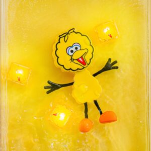 Glo Pals x Sesame Street Big Bird Water-Activated Bath Toy with 6 Reusable Light-Up Cubes for Sensory Play