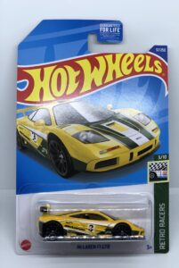 hot wheels 2022 - mclaren f1 gtr - kroger exclusive yellow - retro racers 3/10-57/250 - mint/nrmint - ships bubble wrapped in a box