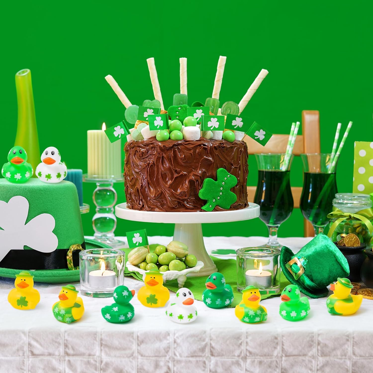 Haooryx 20Pcs St. Patrick's Day Rubber Duck Toys Novelty Squeeze Shamrock Duck Decor for Irish St. Patrick's Day Easter Day Party Favor Goodies Bag Fillers Kids Birthday School Prizes