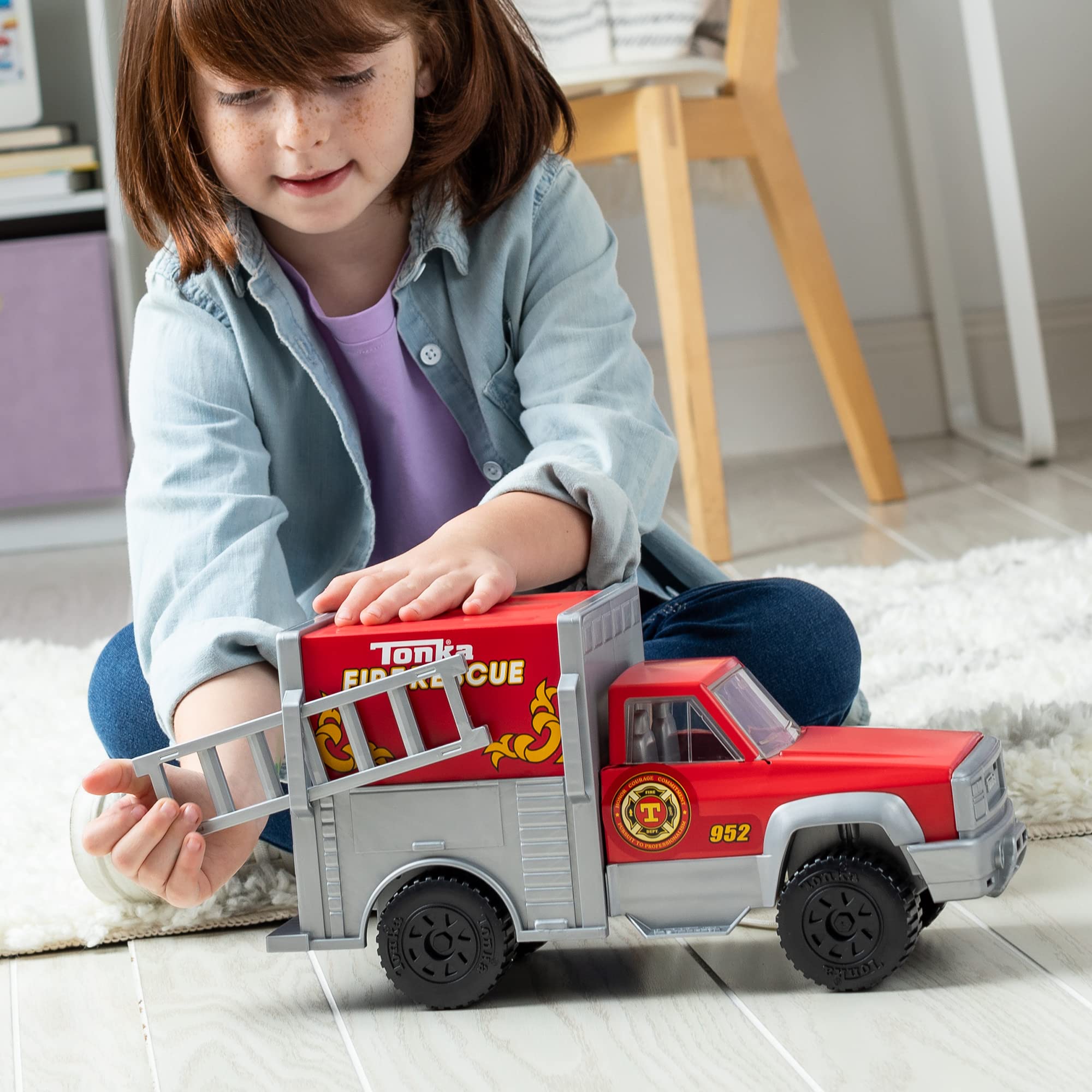 Tonka 06189 Steel Classics Rescue Truck, Kids Construction Toys for Boys and Girls, Vehicle Toys for Creative Play, Toy Trucks for Children Aged 3 +