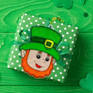 Winlyn 24 Sets St. Patrick's Day Suncatchers Ornaments DIY Window Paint Art Suncatchers St. Pat's Craft Kits Lucky Shamrock Four-Leaf Clover Rainbow Sun Catchers for Kids Party Classroom Activities