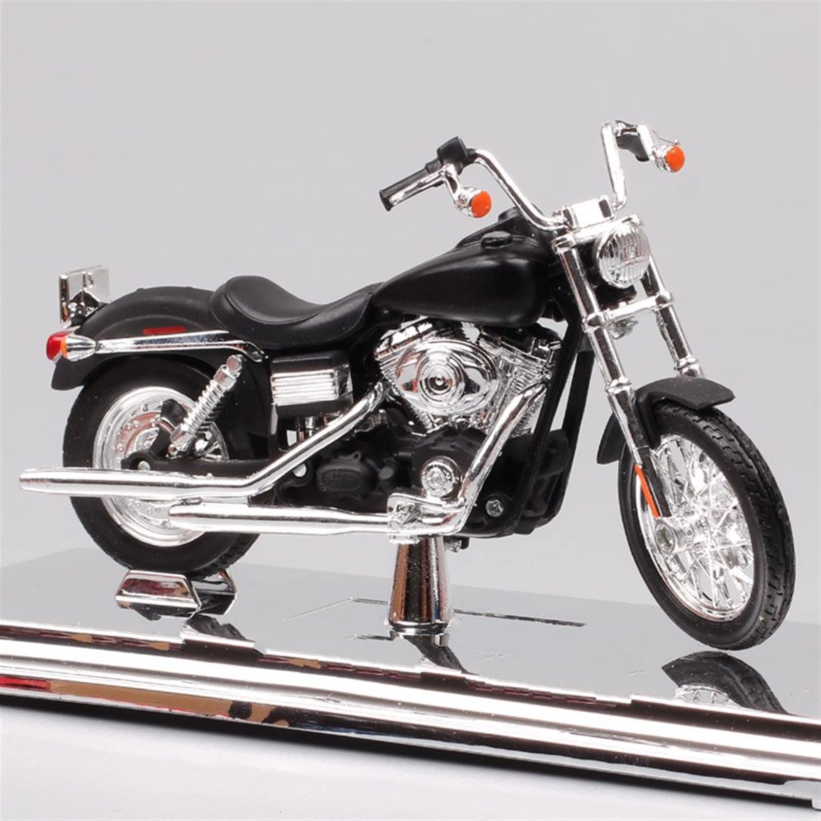 NJCORE 1/18 2006 FXDBI DYNA Street Bob Super Glide Diecast Scale Model Motorcycle Vehicle Car Moto Bike Miniature Toy Boy