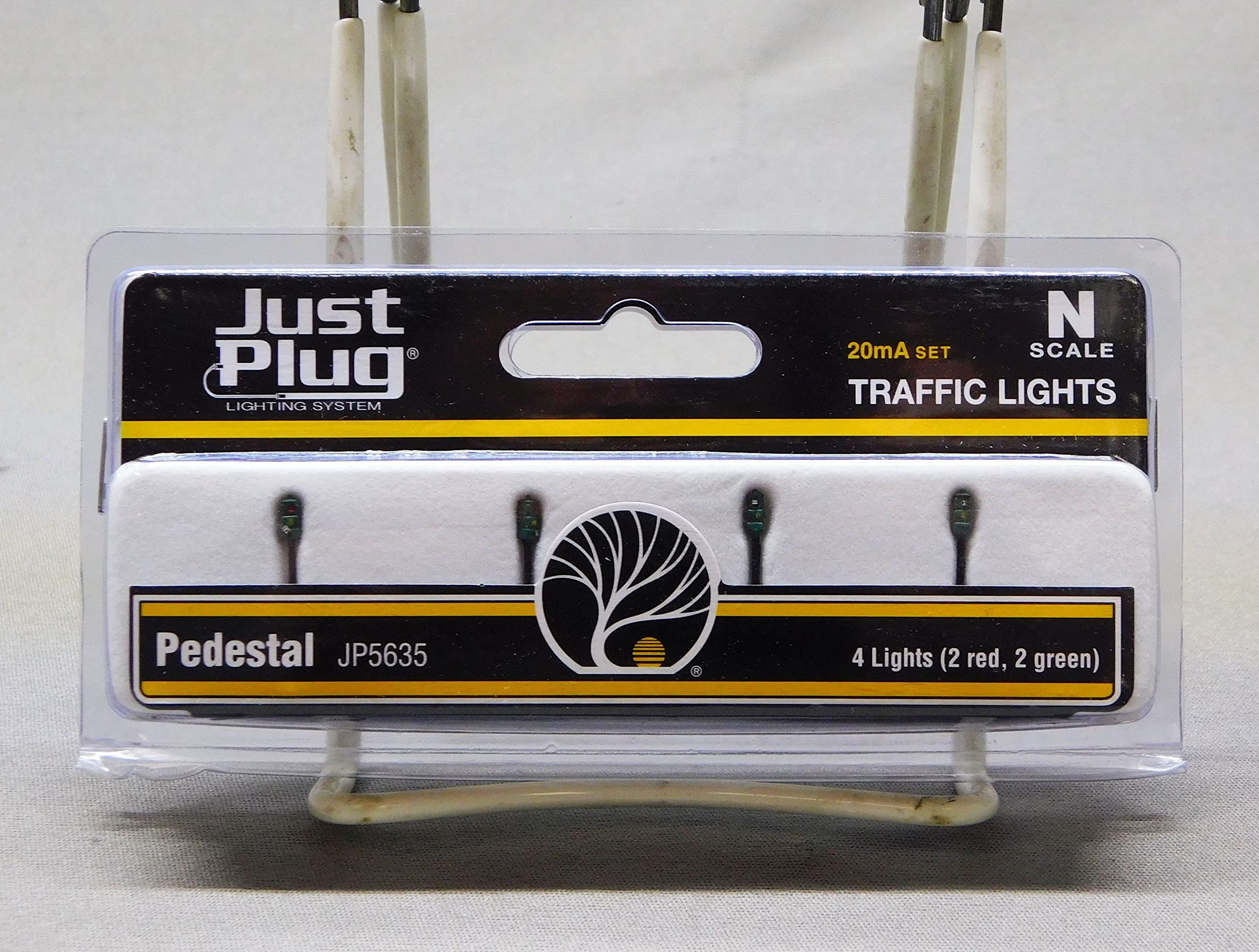 Woodland SCENICS Pedestal Traffic Light 4 Pack N Scale