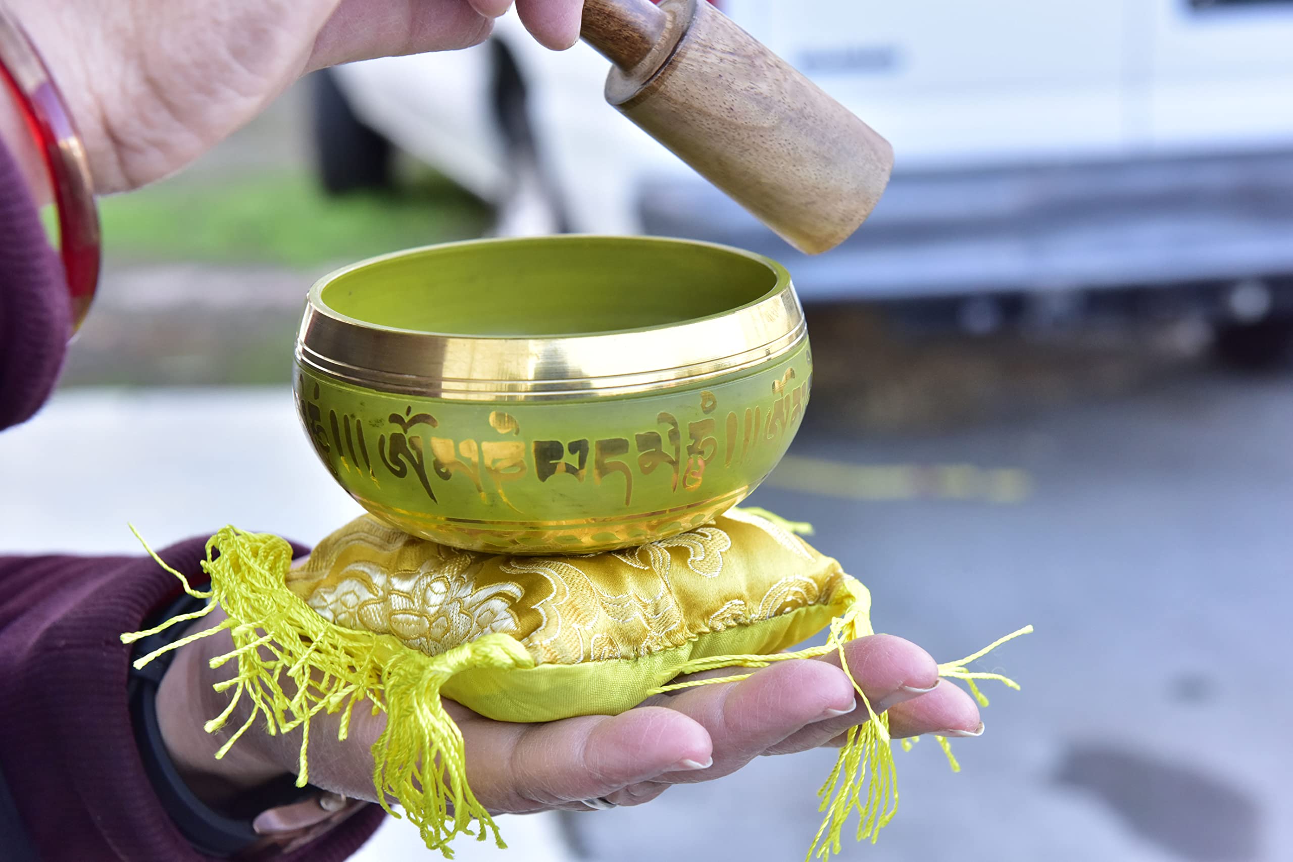 3.75" Tibetan Meditation Yoga Singing Bowl Yellow Set with free Wooden Mallet and Silk Cushion from Nepal, Singing bowls.