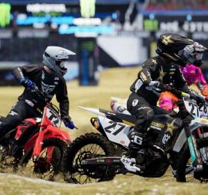 Monster Energy Supercross 6 - Xbox Series X