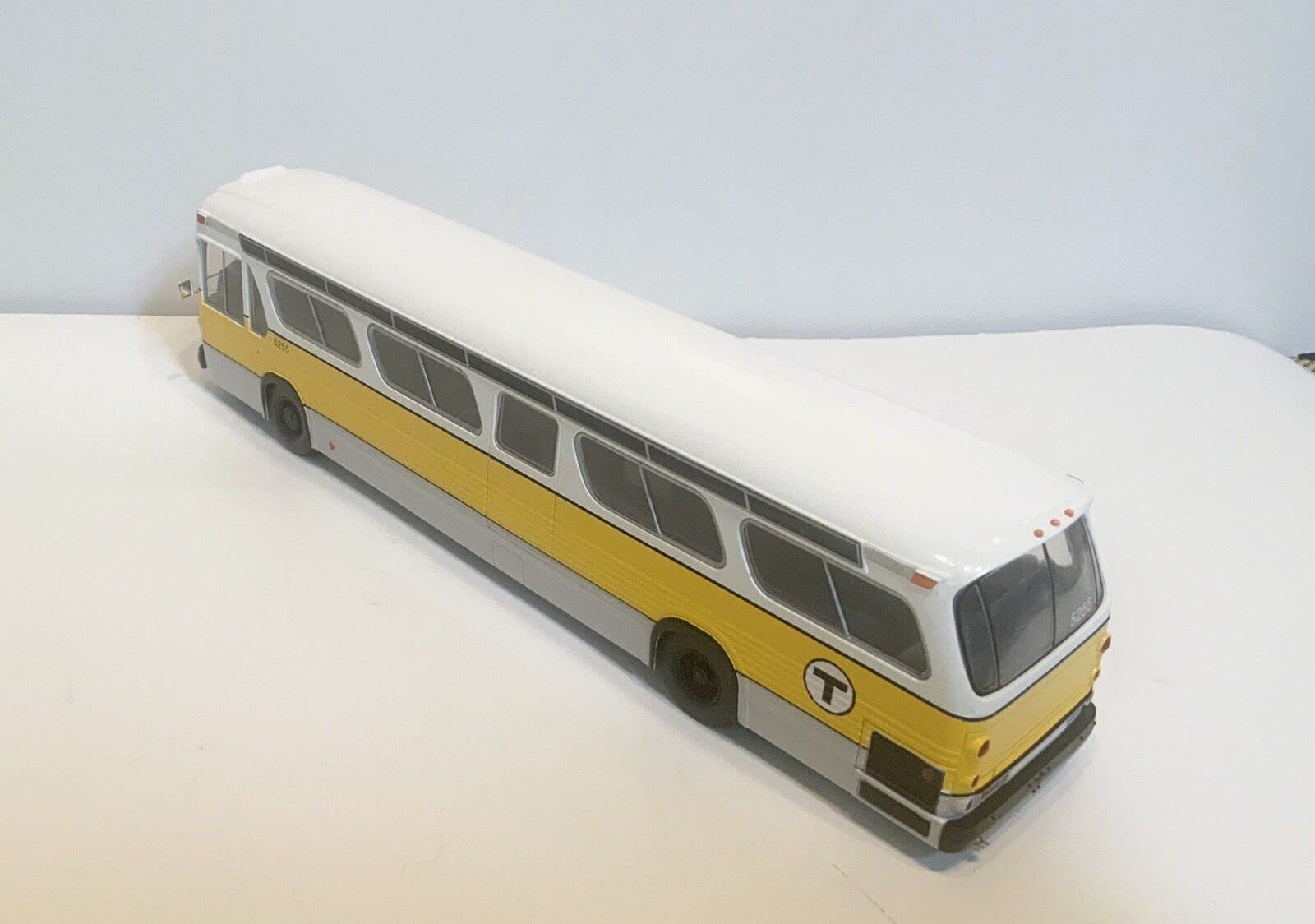 GMC Fishbowl New Looks Bus Boston T MBTA 1/43 Scale Iconic Replicas