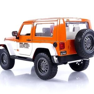 M&M's 1:24 2007 Jeep Wrangler Die-cast Car & 2.75" Orange Figure, Toys for Kids and Adults