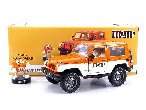 M&M's 1:24 2007 Jeep Wrangler Die-cast Car & 2.75" Orange Figure, Toys for Kids and Adults