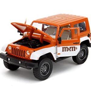 M&M's 1:24 2007 Jeep Wrangler Die-cast Car & 2.75" Orange Figure, Toys for Kids and Adults