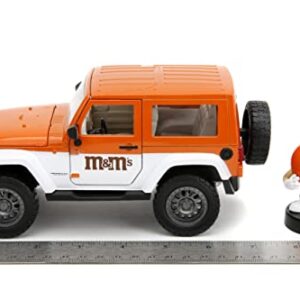 M&M's 1:24 2007 Jeep Wrangler Die-cast Car & 2.75" Orange Figure, Toys for Kids and Adults