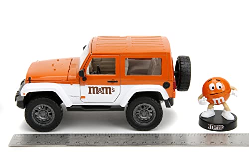 M&M's 1:24 2007 Jeep Wrangler Die-cast Car & 2.75" Orange Figure, Toys for Kids and Adults