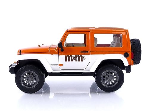 M&M's 1:24 2007 Jeep Wrangler Die-cast Car & 2.75" Orange Figure, Toys for Kids and Adults