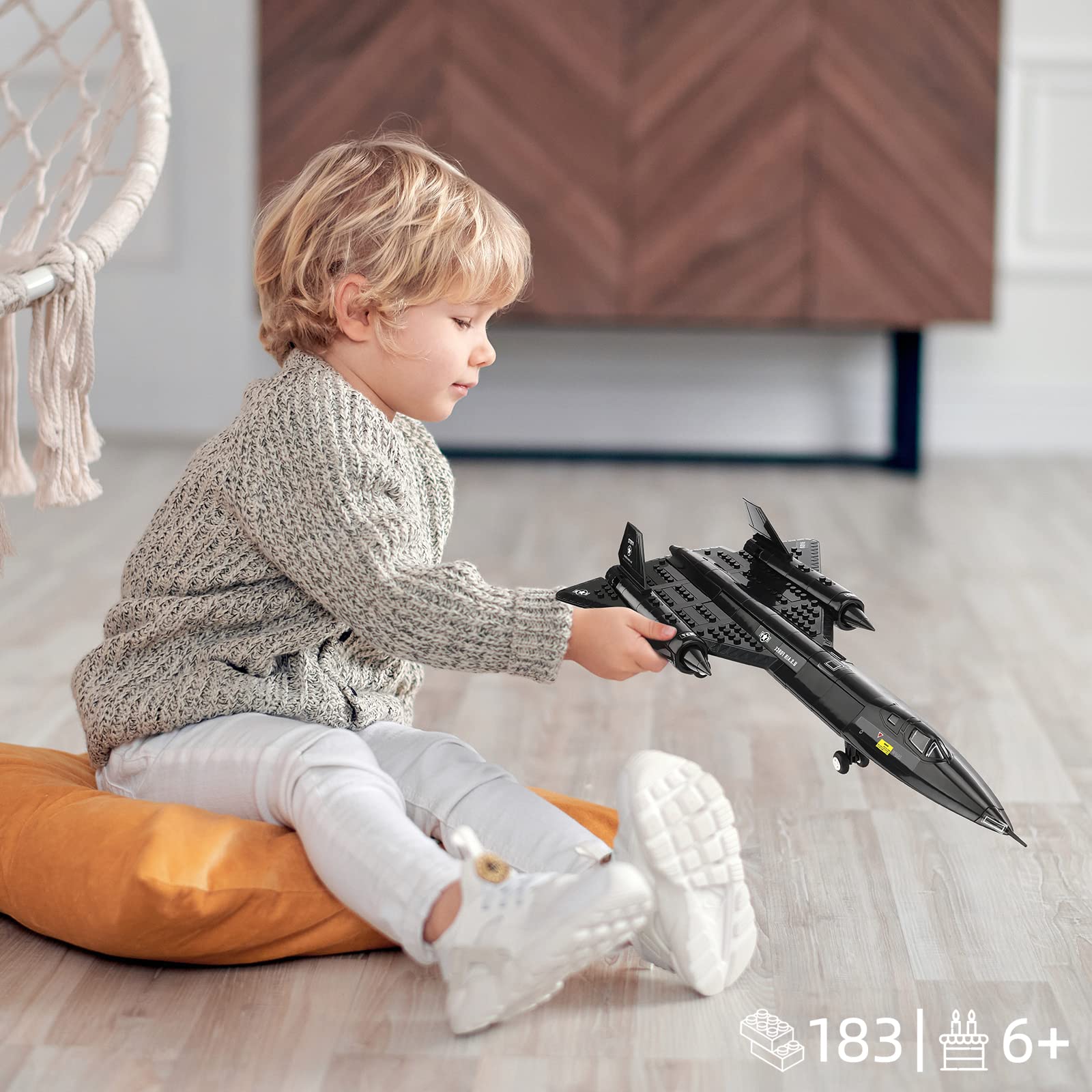 Military Airplane Sr71 Blackbird Reconnaissance Jet Fighter Building Block Set Beautifully Packaged, Suitable for 6-10 Years Old Children and Adults as Gifts (189 Pieces) Compatible with Lego