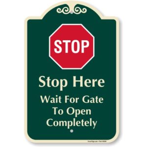 smartsign designer "stop here - wait for gate to open completely" sign, 12" x 18", 120 mil aluminum composite (acm) with overcoat, engineer grade reflective, red & green, made in usa