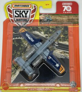 matchbox 2023 - sky busters - a-10a thunderbolt 12/32 - matchbox 70 years - ships bubble wrapped in a box.