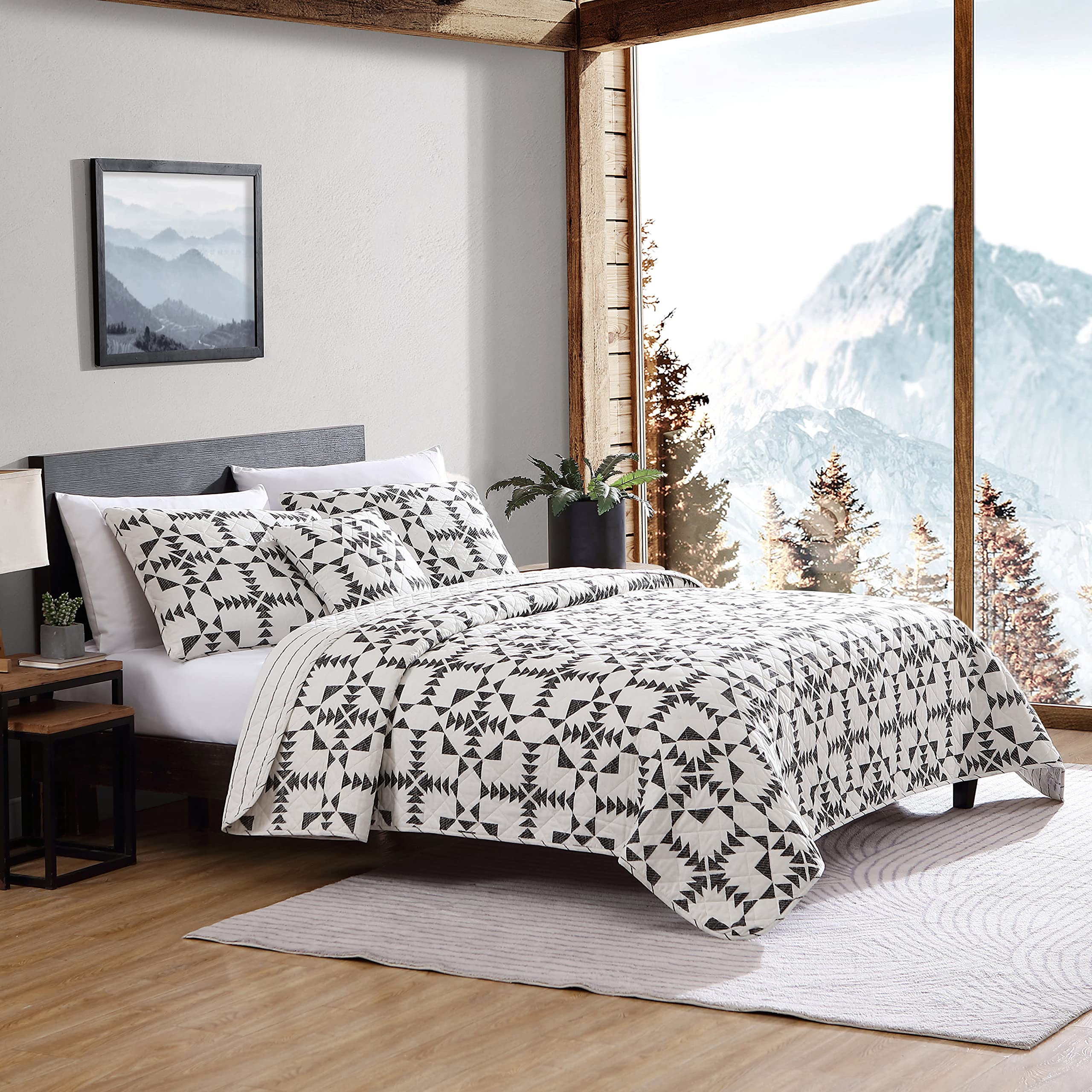 Eddie Bauer- Queen Quilt Set, Cotton Reversible Bedding Set, All Season Home Décor with Bonus Pillow Cover (Arrowhead Charcoal, Queen)