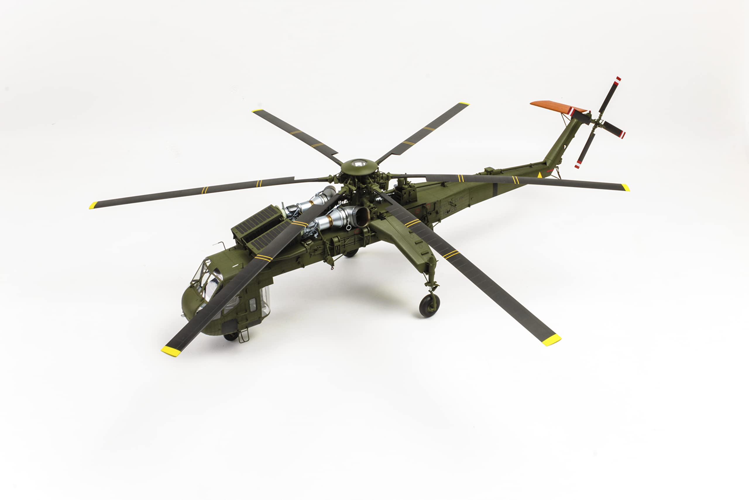 ICM 53054 — Sikorsky CH-54A Tarhe, US Military Heavy Helicopter Model Kit — Plastic Model Kit in 1:35 Scale — Highly-Detailed Replica of The Original Sikorsky CH-54A Tarhe