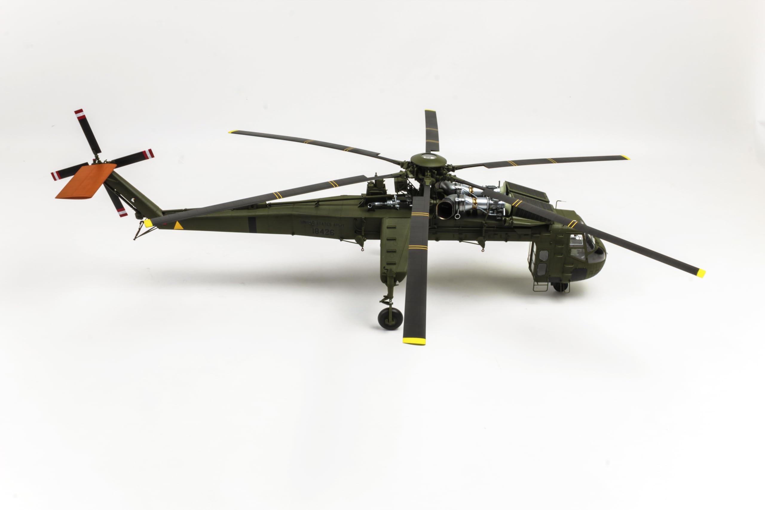 ICM 53054 — Sikorsky CH-54A Tarhe, US Military Heavy Helicopter Model Kit — Plastic Model Kit in 1:35 Scale — Highly-Detailed Replica of The Original Sikorsky CH-54A Tarhe