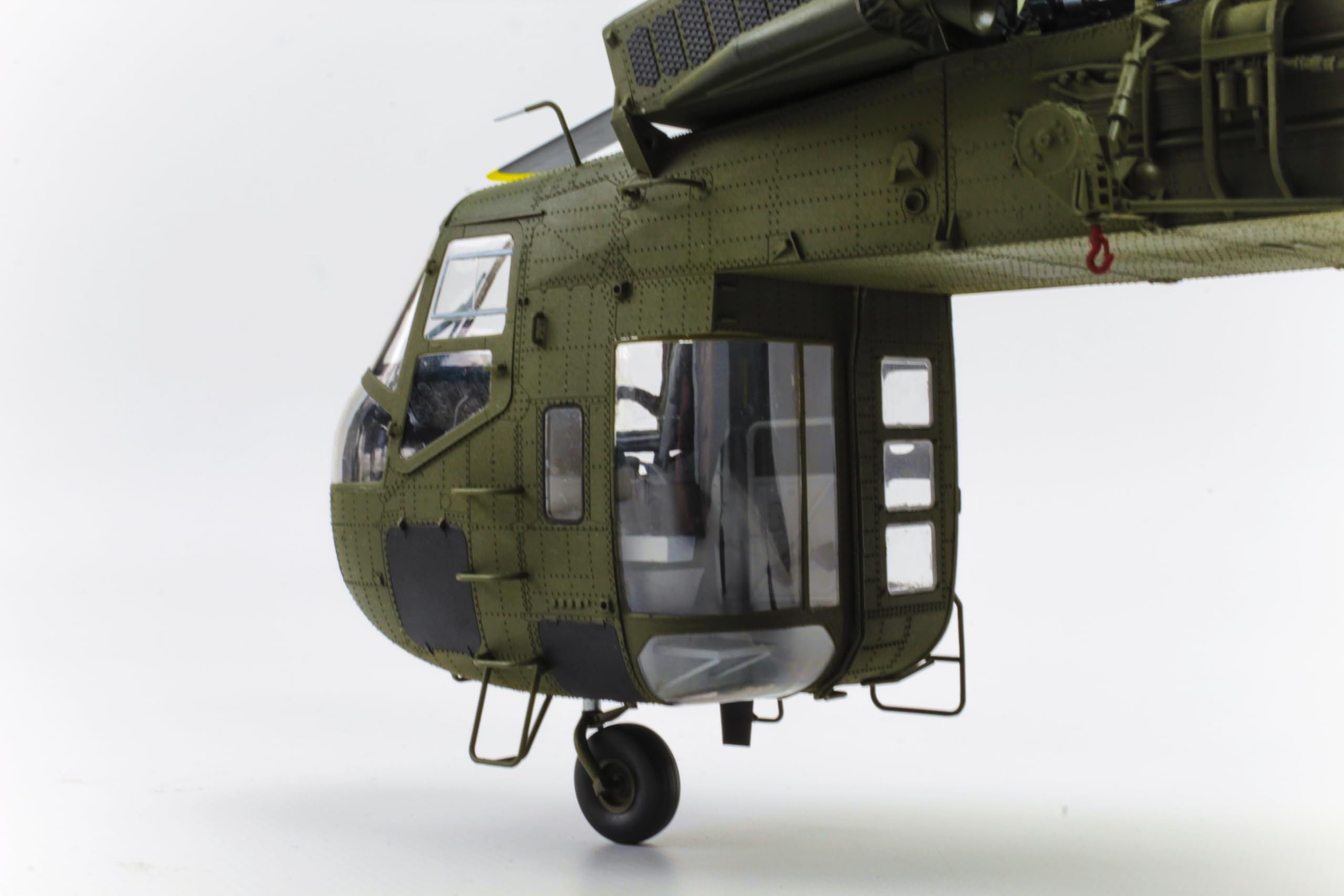 ICM 53054 — Sikorsky CH-54A Tarhe, US Military Heavy Helicopter Model Kit — Plastic Model Kit in 1:35 Scale — Highly-Detailed Replica of The Original Sikorsky CH-54A Tarhe